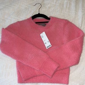 NWT‼️ Urban Outfitters Pink Cropped Sweater
